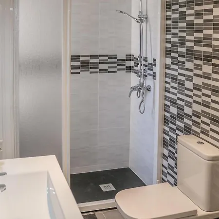 Apartment 4 Bedroom Stunning In Malaga